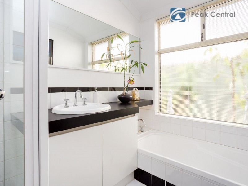 32 Folland Parade, Atwell WA 6164