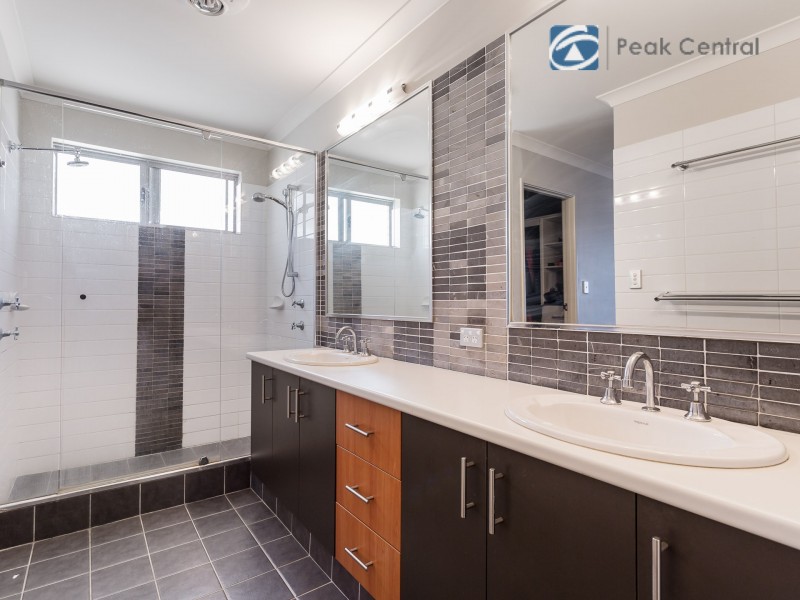 35 Caterpillar Road, Success WA 6164