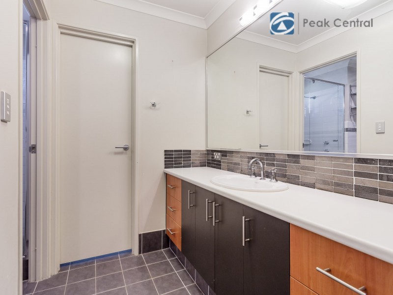 35 Caterpillar Road, Success WA 6164