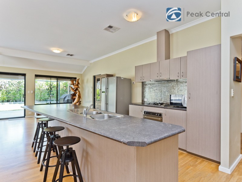 4 Cressida Parkway, Success WA 6164