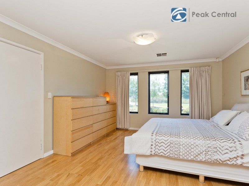 4 Cressida Parkway, Success WA 6164