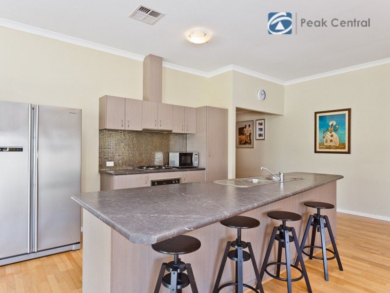 4 Cressida Parkway, Success WA 6164