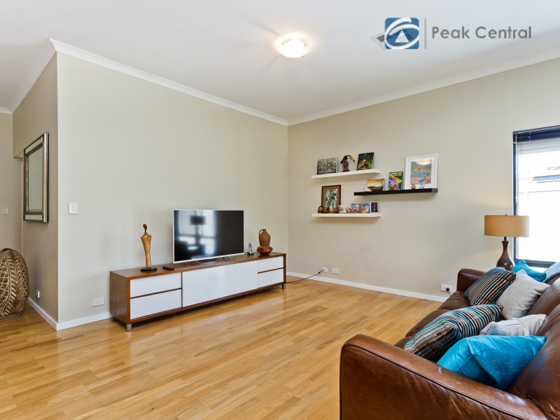 4 Cressida Parkway, Success WA 6164