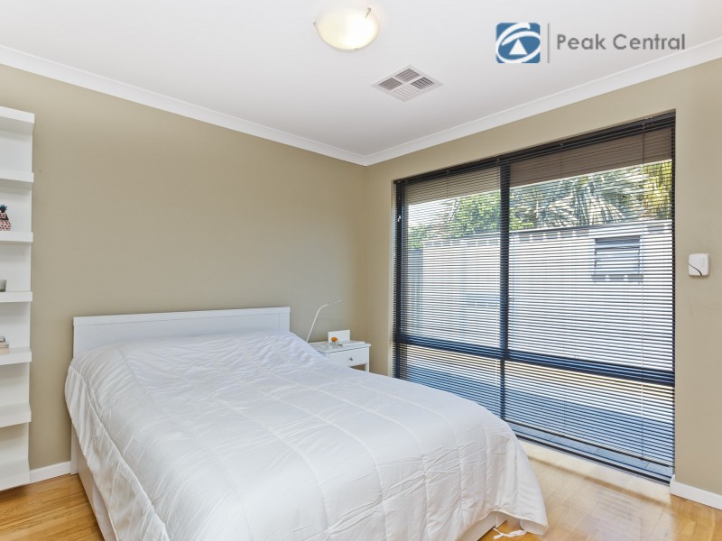 4 Cressida Parkway, Success WA 6164