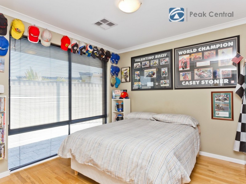 4 Cressida Parkway, Success WA 6164