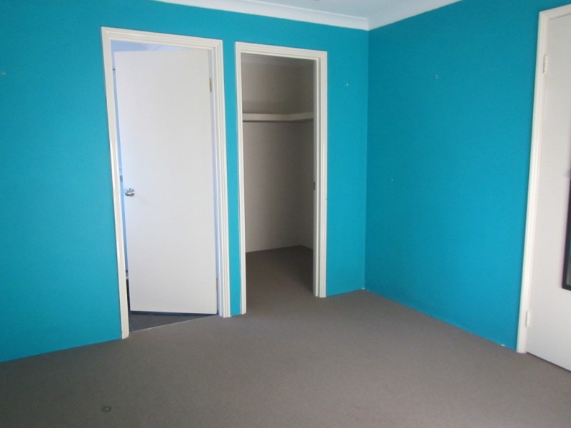 7 Barfield Road, Hammond Park WA 6164