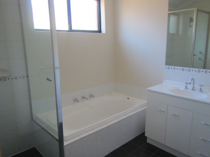 7 Barfield Road, Hammond Park WA 6164