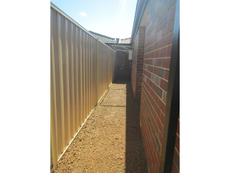 7 Barfield Road, Hammond Park WA 6164