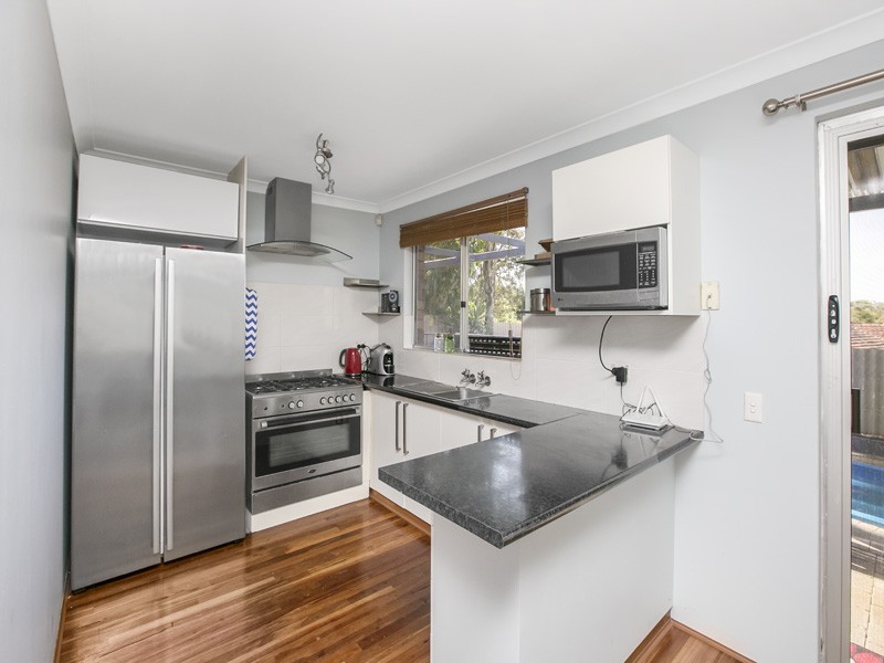 14 Tuart Place, Yangebup WA 6164