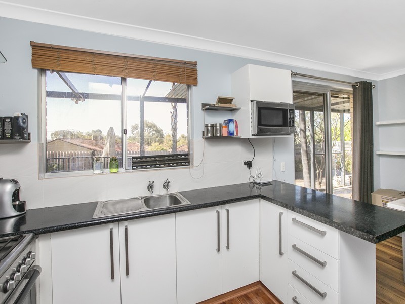 14 Tuart Place, Yangebup WA 6164