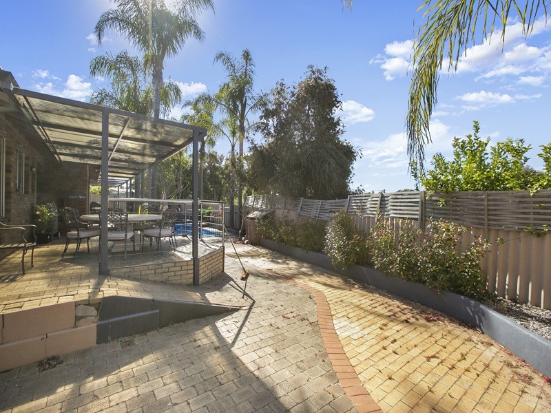 14 Tuart Place, Yangebup WA 6164