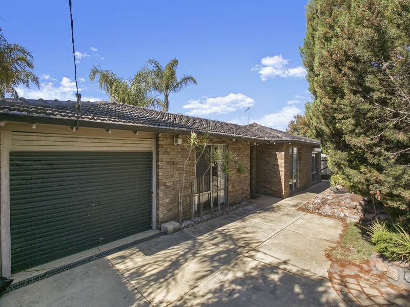 14 Tuart Place, Yangebup WA 6164
