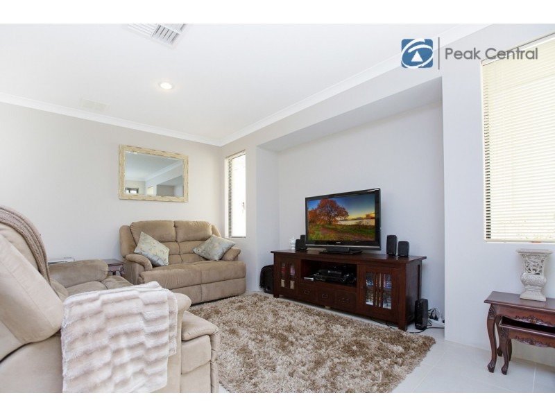 8 Magnet Close, Munster WA 6166