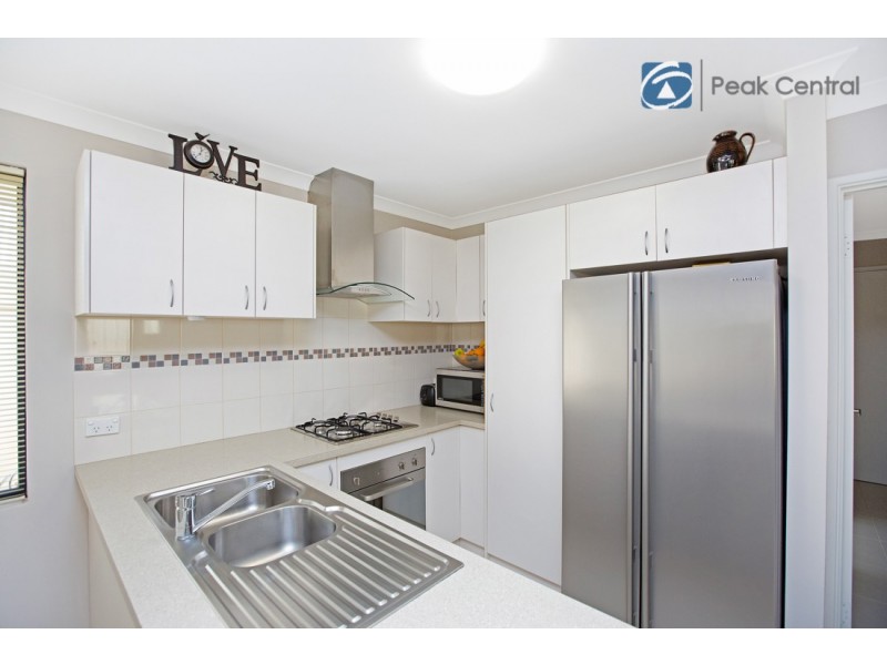 8 Magnet Close, Munster WA 6166