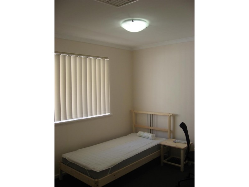 41, Room 3 Davies Crescent, Kardinya WA 6163
