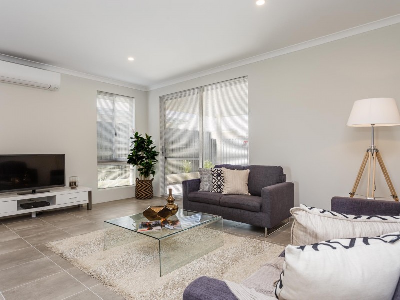 44 Apatite Street, Banjup WA 6164