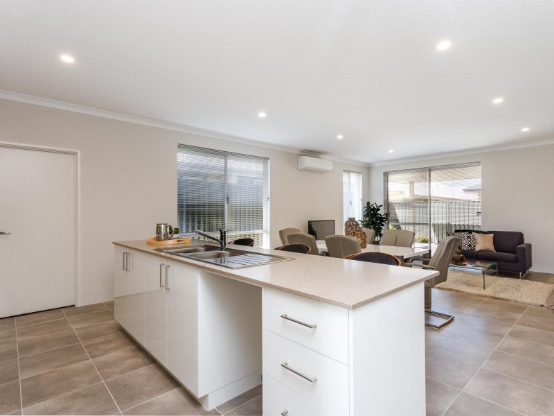 44 Apatite Street, Banjup WA 6164