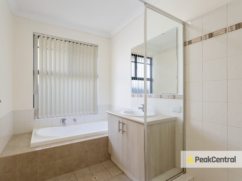 41 McCubbin Loop, Seville Grove WA 6112