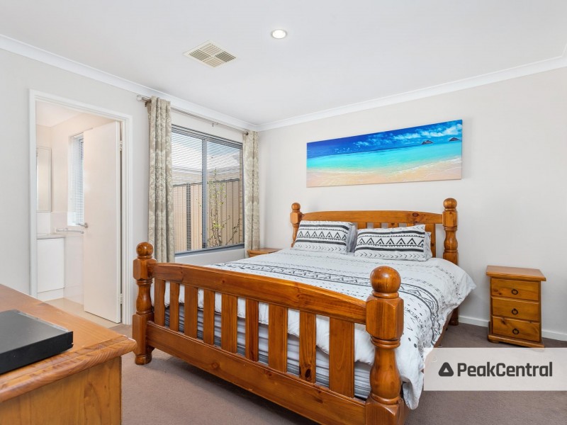 8b Spruce Terrace, Aubin Grove WA 6164