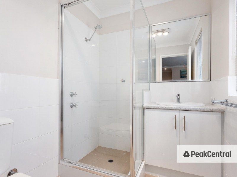 8b Spruce Terrace, Aubin Grove WA 6164