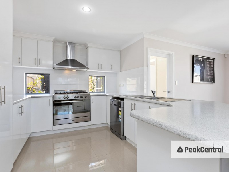 8b Spruce Terrace, Aubin Grove WA 6164