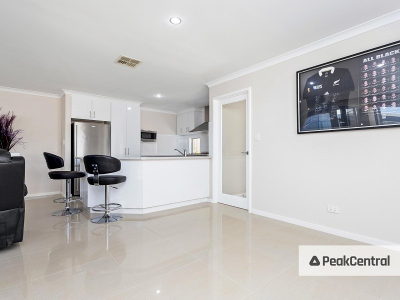 8b Spruce Terrace, Aubin Grove WA 6164