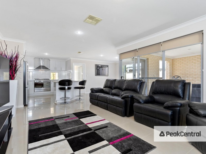 8b Spruce Terrace, Aubin Grove WA 6164