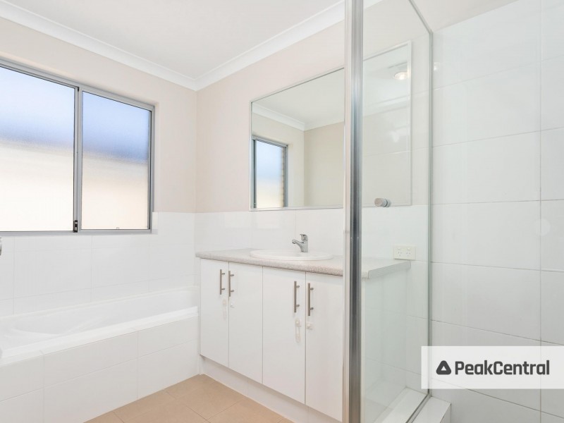 8b Spruce Terrace, Aubin Grove WA 6164