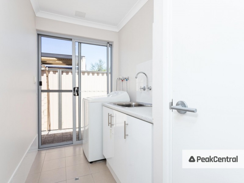8b Spruce Terrace, Aubin Grove WA 6164
