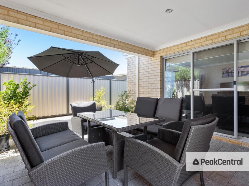 8b Spruce Terrace, Aubin Grove WA 6164