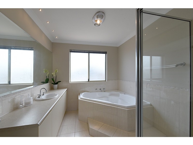 66 Beaumont Parkway, Success WA 6164