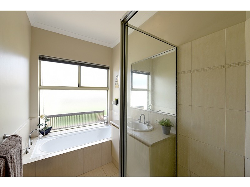 66 Beaumont Parkway, Success WA 6164