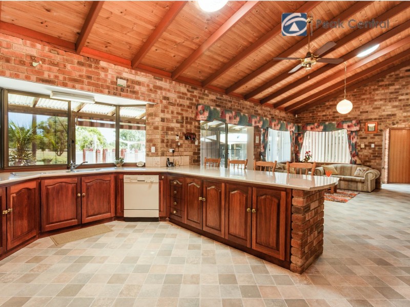 14 Craghill WAY, Oakford WA 6121