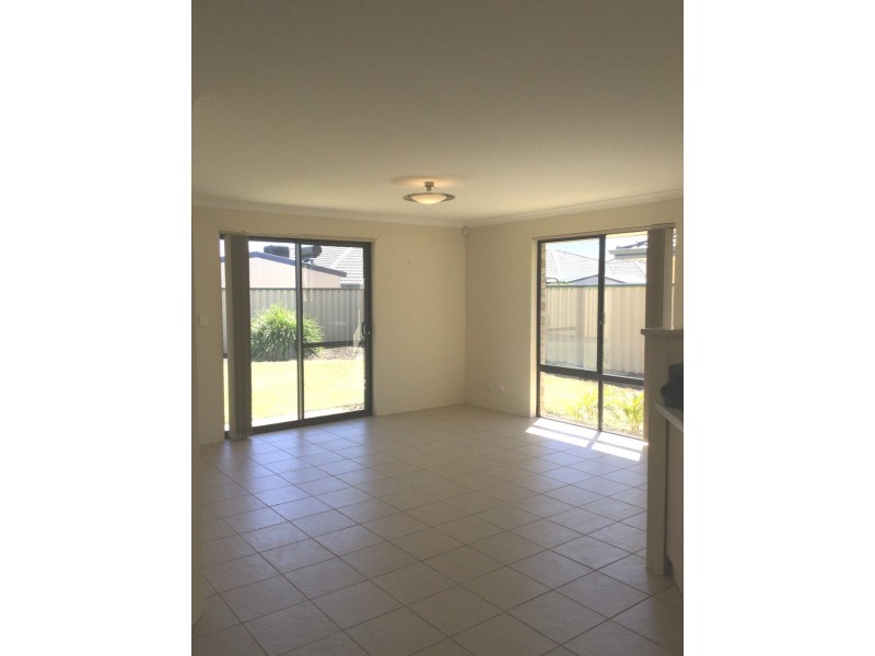 8 Ostling Ave, Bertram WA 6167