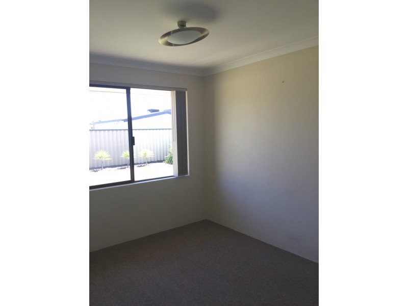 8 Ostling Ave, Bertram WA 6167