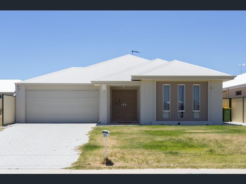 11 Gaebler Road, Hammond Park WA 6164