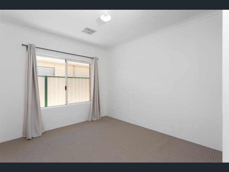 11 Gaebler Road, Hammond Park WA 6164