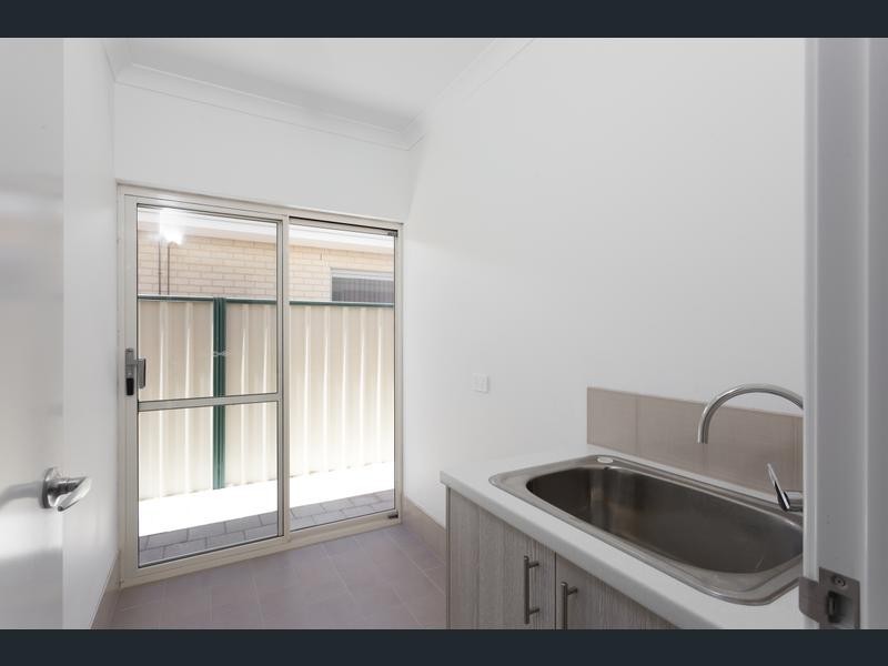 11 Gaebler Road, Hammond Park WA 6164