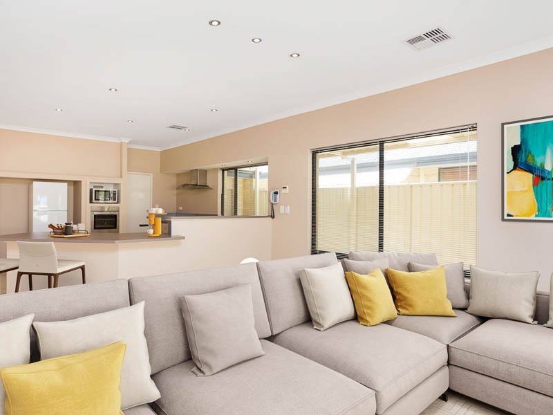 20 Swallowtail Avenue, Success WA 6164