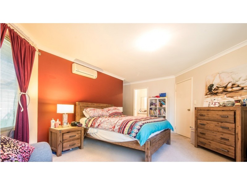 60 Folland Parade, Atwell WA 6164