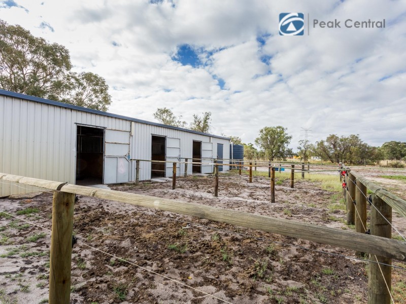 43 Blair Road, Oakford WA 6121