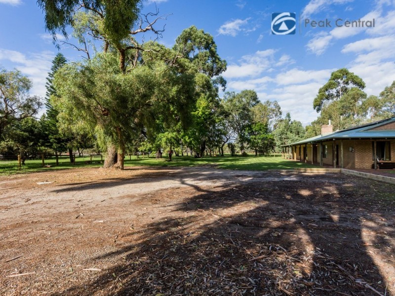 43 Blair Road, Oakford WA 6121