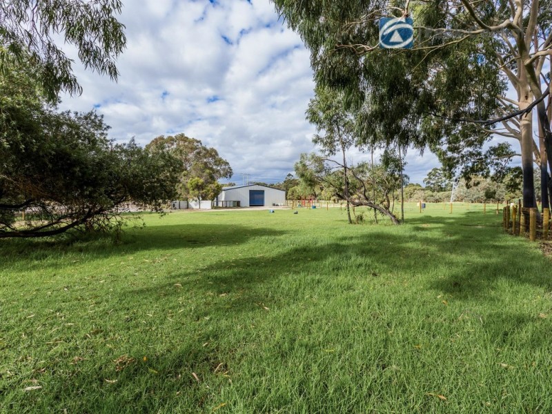 43 Blair Road, Oakford WA 6121