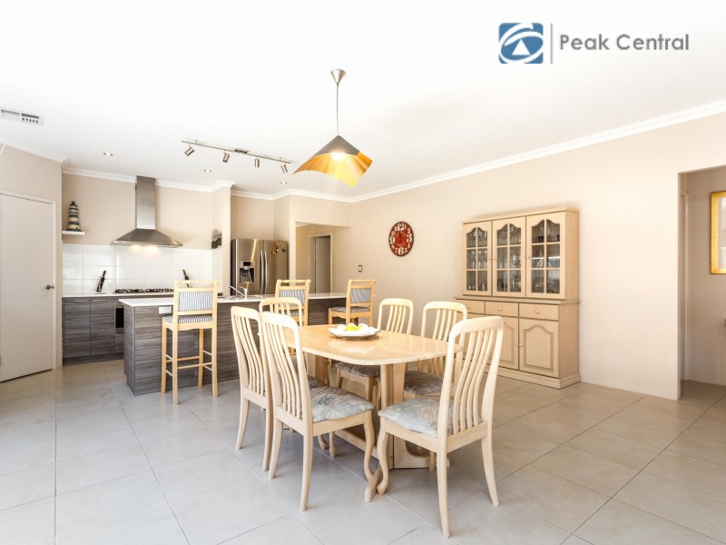 7 Lomond Crescent, Wandi WA 6167