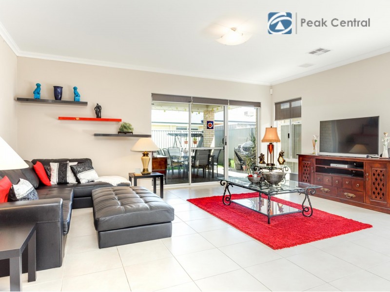 7 Lomond Crescent, Wandi WA 6167