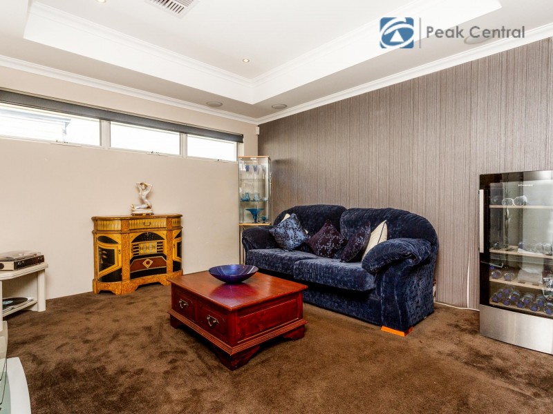 7 Lomond Crescent, Wandi WA 6167
