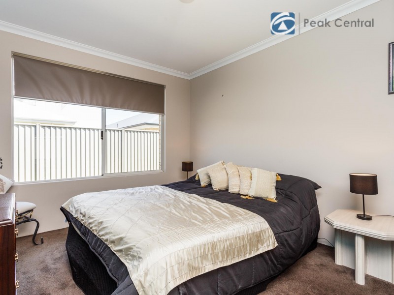 7 Lomond Crescent, Wandi WA 6167
