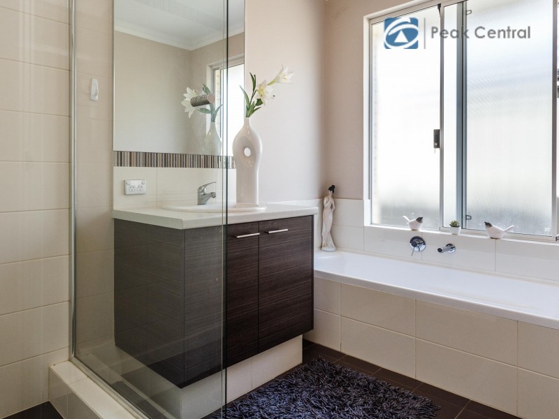 7 Lomond Crescent, Wandi WA 6167