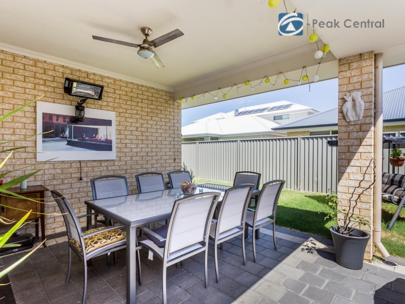 7 Lomond Crescent, Wandi WA 6167