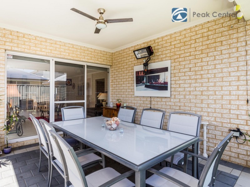 7 Lomond Crescent, Wandi WA 6167